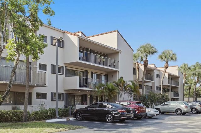 3 of 23 - 6305 Gage Place #306-a, Miami Lakes, FL