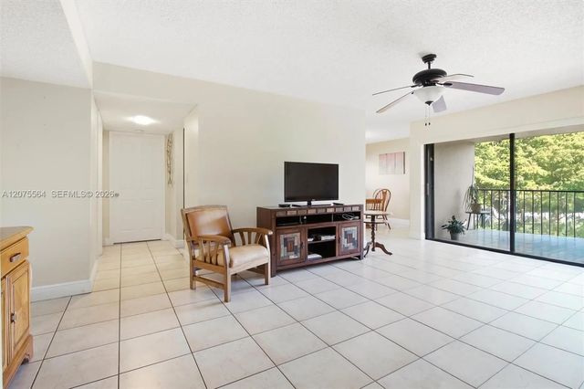 5 of 23 - 6305 Gage Place #306-a, Miami Lakes, FL