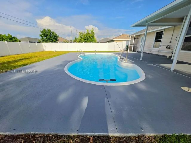 3 of 22 - 626 Sw 25th Terrace, Cape Coral, FL