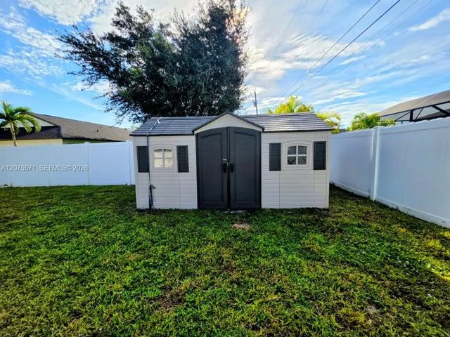 5 of 22 - 626 Sw 25th Terrace, Cape Coral, FL