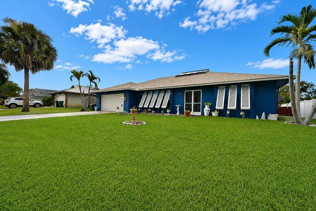 1229 Sw Cynthia Street, Port St. Lucie