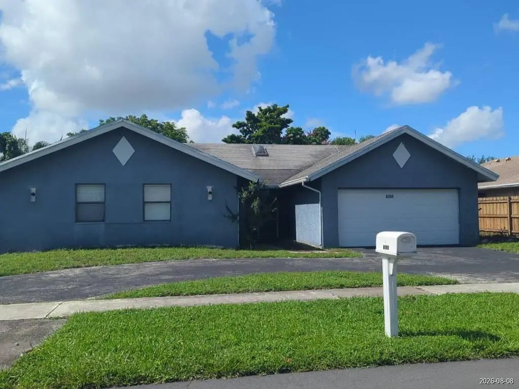 8250 Nw 52nd Street, Lauderhill