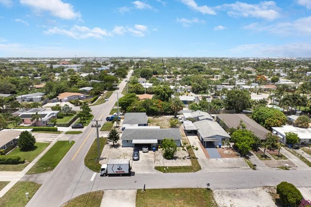 2 of 27 - 516 S Arnold Avenue, Lantana, FL