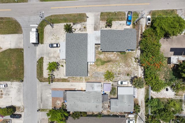 3 of 27 - 516 S Arnold Avenue, Lantana, FL
