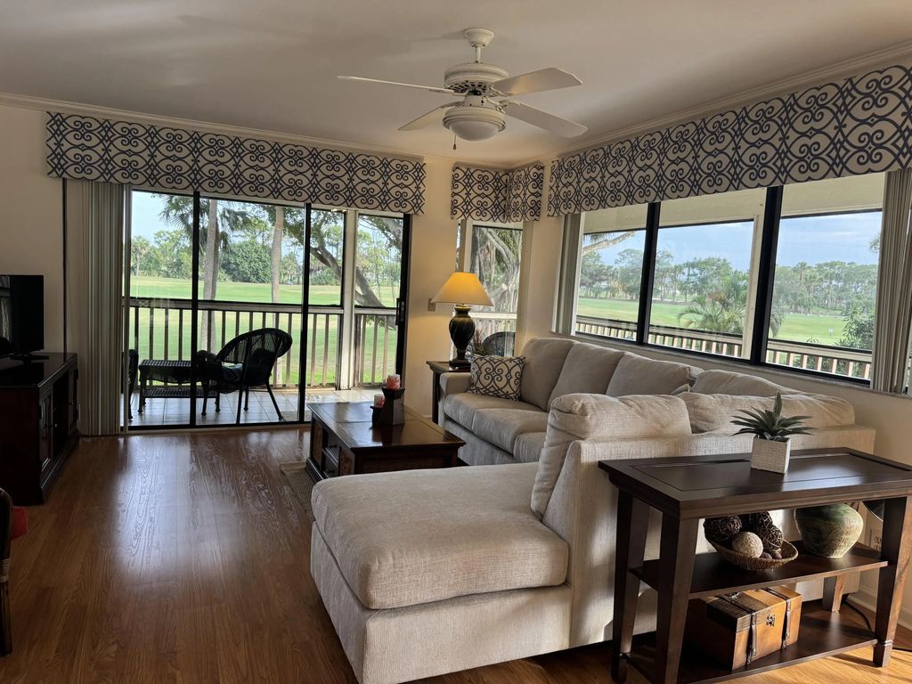 428 Brackenwood Lane S, Palm Beach Gardens