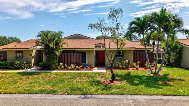 204 Meadows Drive, Boynton Beach