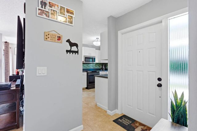 4 of 43 - 204 Meadows Drive, Boynton Beach, FL
