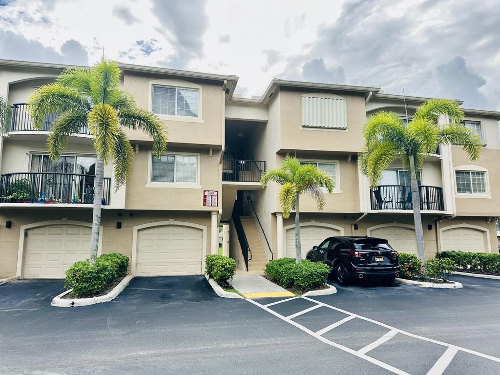 500 N Crestwood Court N #519, Royal Palm Beach