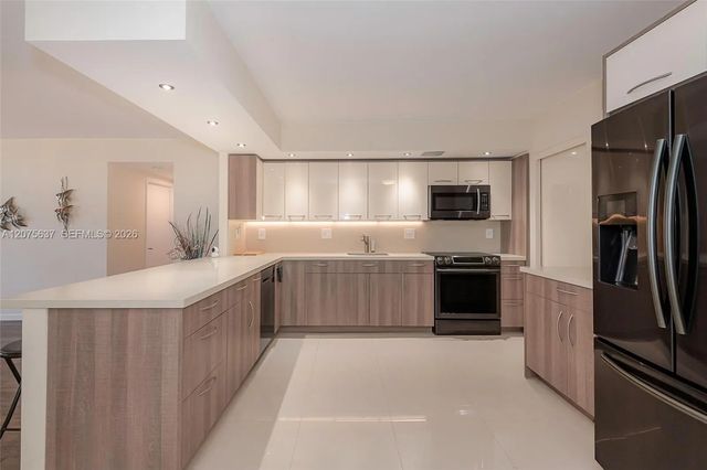 600 Three Islands Boulevard #521, Hallandale Beach