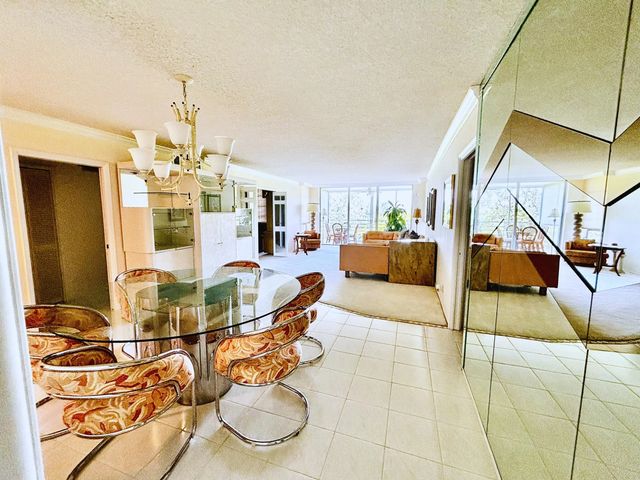 3 of 15 - 3930 Oaks Clubhouse Drive #506, Pompano Beach, FL