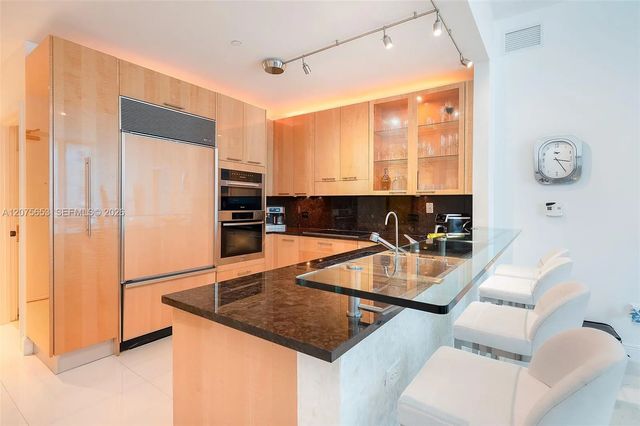 5 of 53 - 6799 Collins Avenue #510, Miami Beach, FL