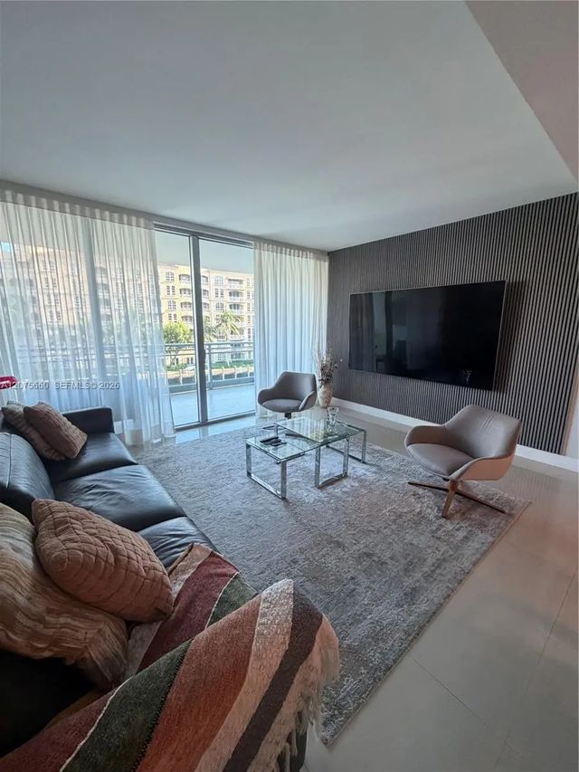 2 of 22 - 2950 Ne 188th Street #325, Aventura, FL