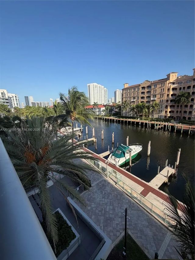 3 of 22 - 2950 Ne 188th Street #325, Aventura, FL