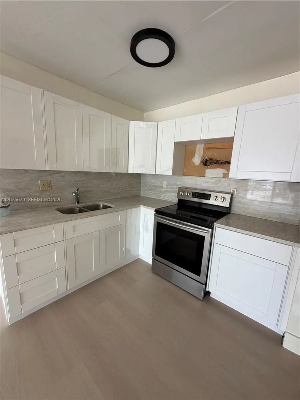 1800 Nw 24th Avenue #220, Miami