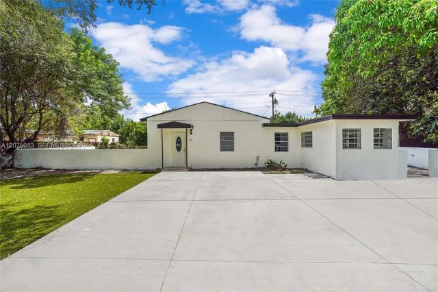 2 of 34 - 360 Nw 179th Terrace, Miami Gardens, FL