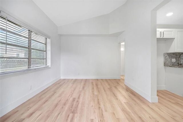 4 of 34 - 360 Nw 179th Terrace, Miami Gardens, FL