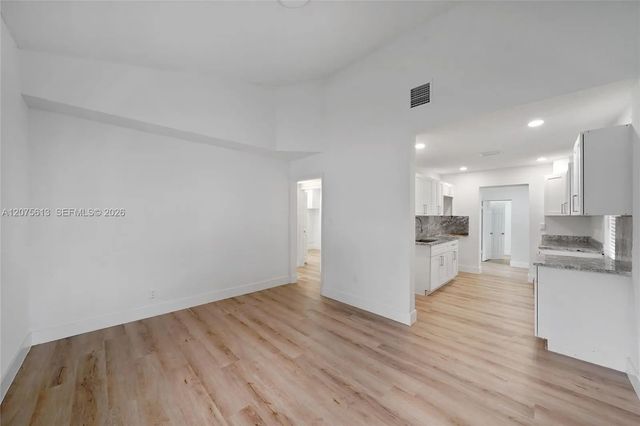 5 of 34 - 360 Nw 179th Terrace, Miami Gardens, FL