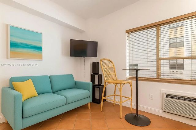5 of 27 - 255 W 24th Street #208, Miami Beach, FL