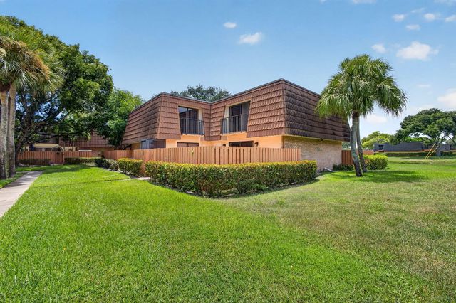 2 of 38 - 185 Charter Way, West Palm Beach, FL