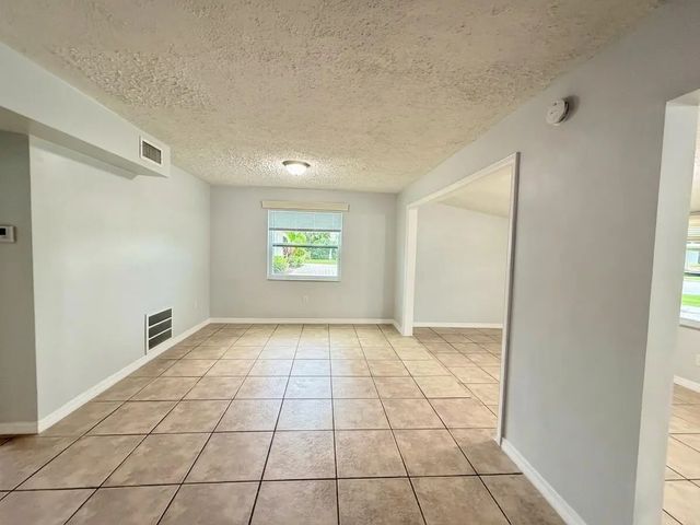 3 of 8 - 1480 6th Avenue, Vero Beach, FL