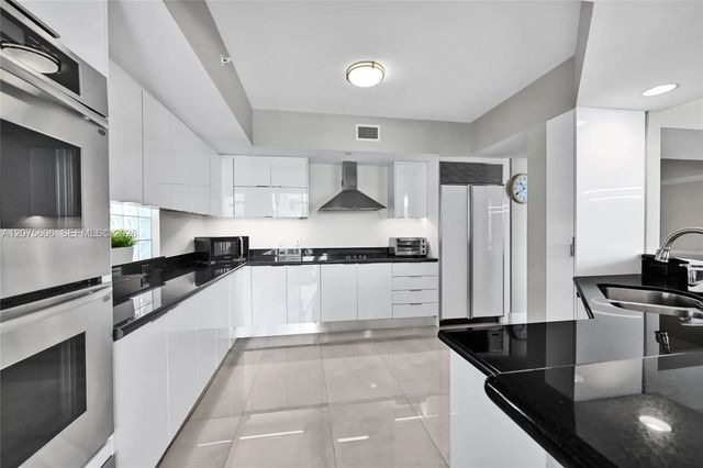 3 of 39 - 3301 Ne 183rd Street #509, Aventura, FL