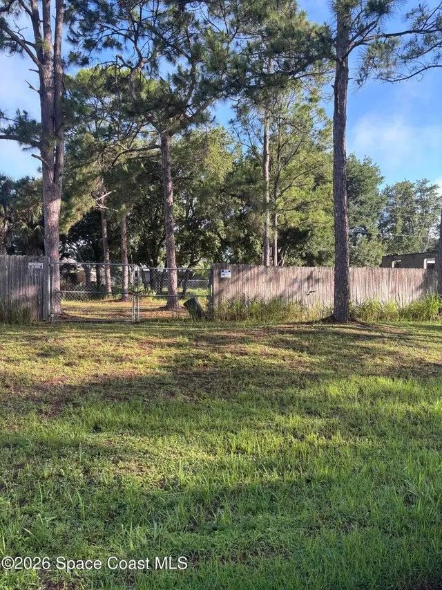 735 Carousel Street Se, Palm Bay