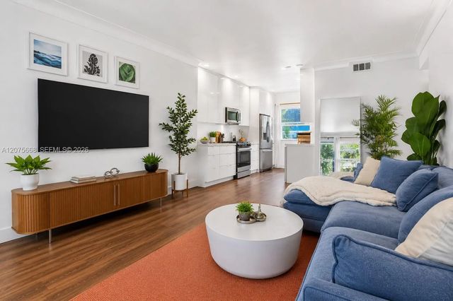 4 of 22 - 1446 Lenox Avenue #5, Miami Beach, FL