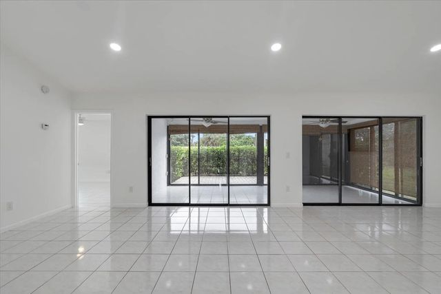 5 of 26 - 6510 Olivewood Circle, Greenacres, FL