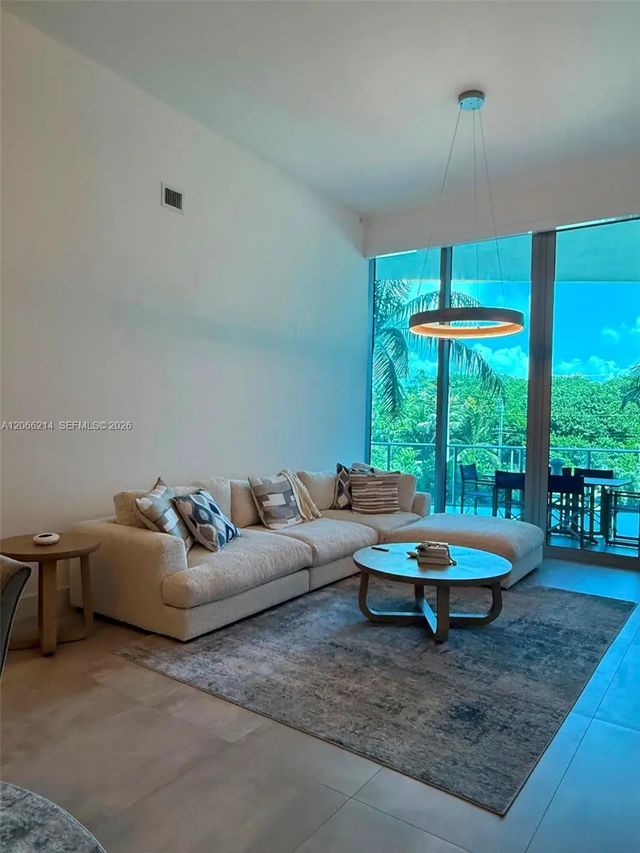 2 of 36 - 701 N Fort Lauderdale Boulevard #214, Fort Lauderdale, FL