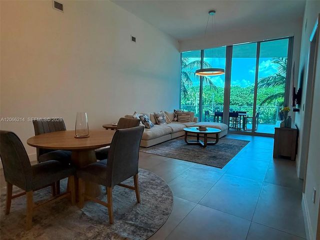 3 of 36 - 701 N Fort Lauderdale Boulevard #214, Fort Lauderdale, FL