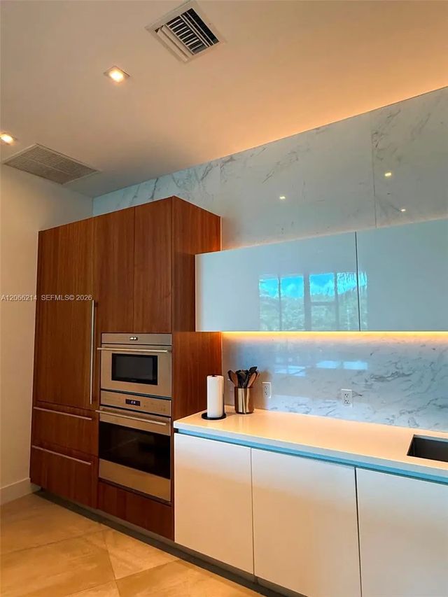 5 of 36 - 701 N Fort Lauderdale Boulevard #214, Fort Lauderdale, FL