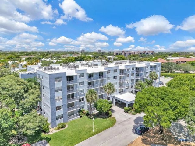 2 of 24 - 500 Executive Center Drive #3i, West Palm Beach, FL