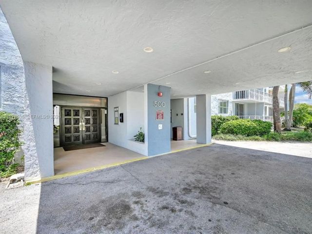 3 of 24 - 500 Executive Center Drive #3i, West Palm Beach, FL