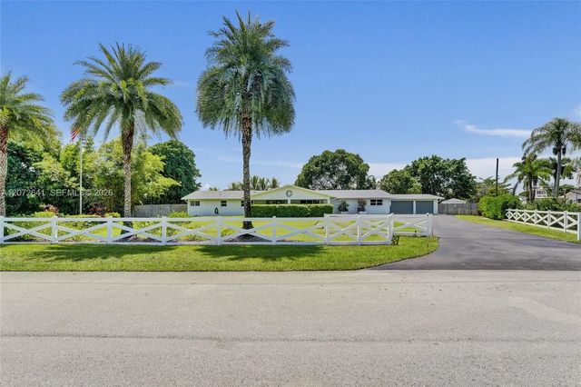 2 of 115 - 10880 Sw 25th Street, Davie, FL