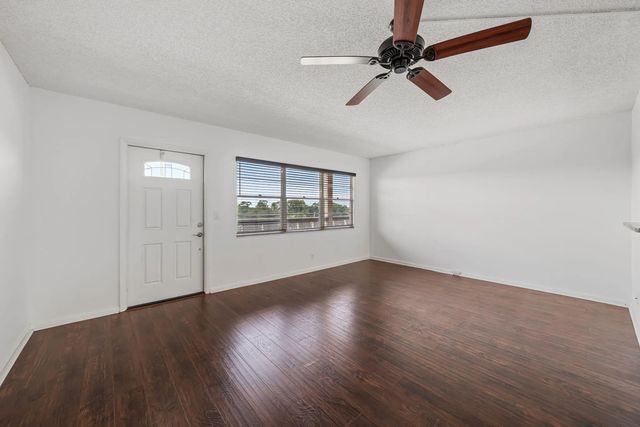 4 of 29 - 413 Southampton A, West Palm Beach, FL