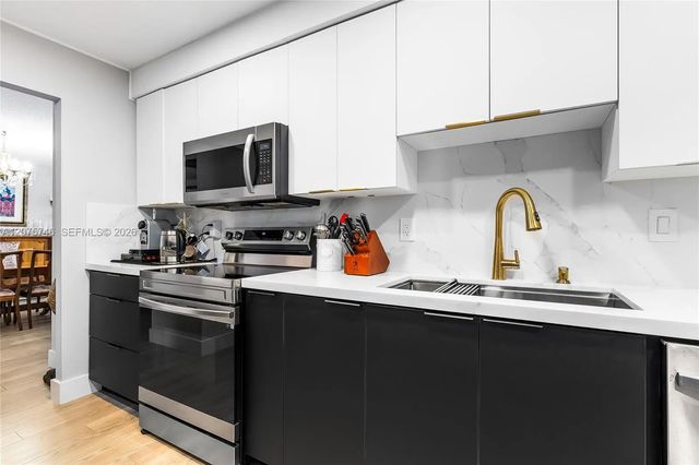 5 of 44 - 600 Three Islands Boulevard #305, Hallandale Beach, FL