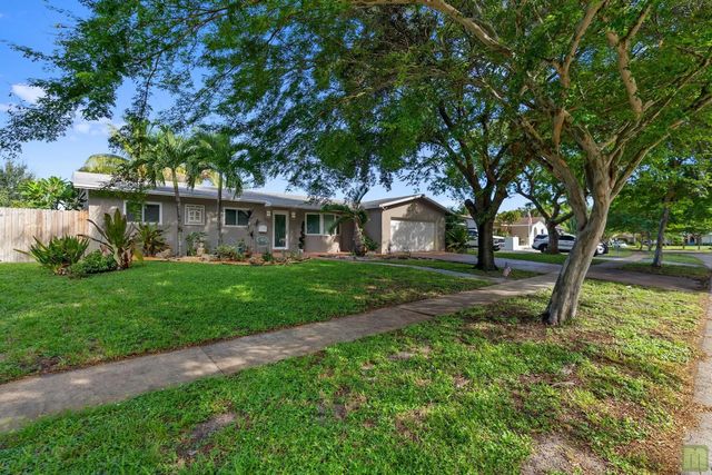 2 of 102 - 291 Lake Drive, Coconut Creek, FL