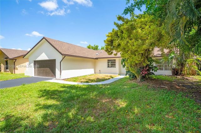 3 of 43 - 7389 Nw 48th Place, Lauderhill, FL