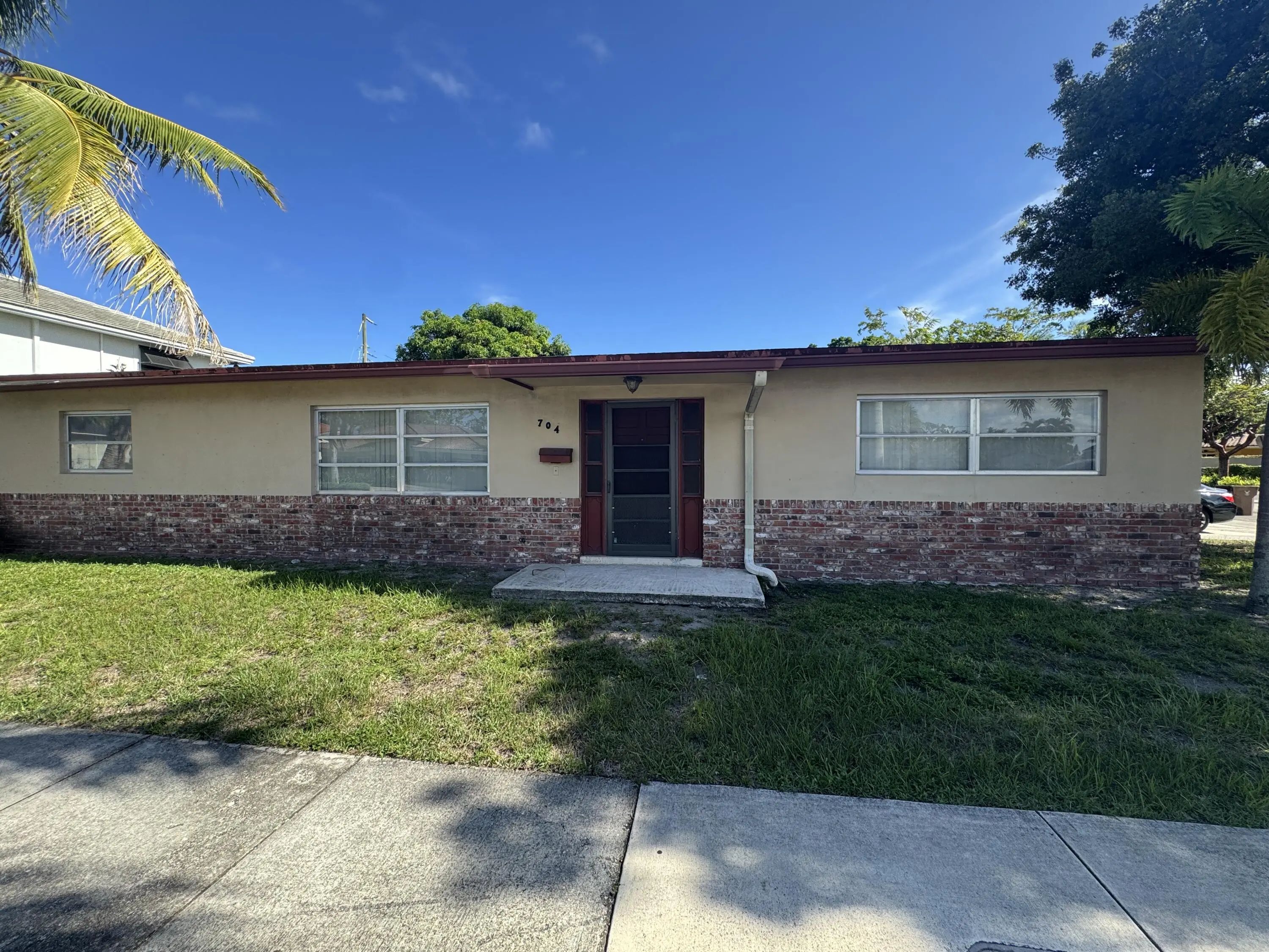 704 E Hillsboro Boulevard, Deerfield Beach