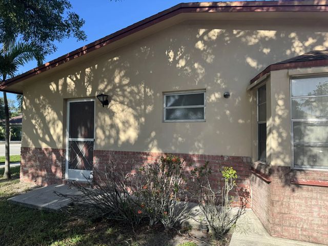 4 of 13 - 704 E Hillsboro Boulevard, Deerfield Beach, FL