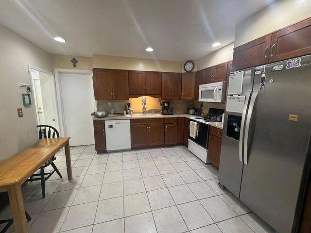5 of 13 - 704 E Hillsboro Boulevard, Deerfield Beach, FL