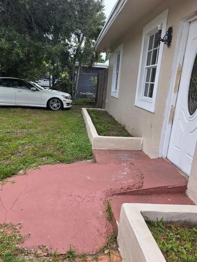 2 of 17 - 4570 Sw 39th Street, West Park, FL