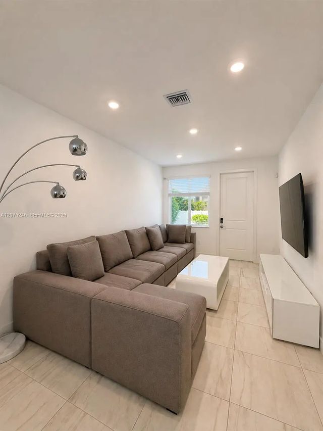 2 of 44 - 181 Sw 170th Avenue, Pembroke Pines, FL