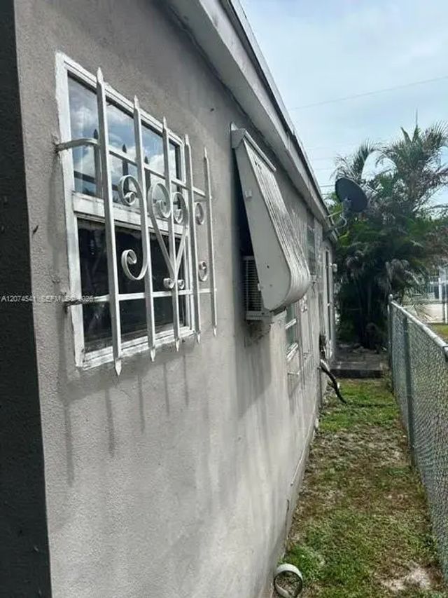4 of 16 - 863 Nw 113th Street, Miami, FL