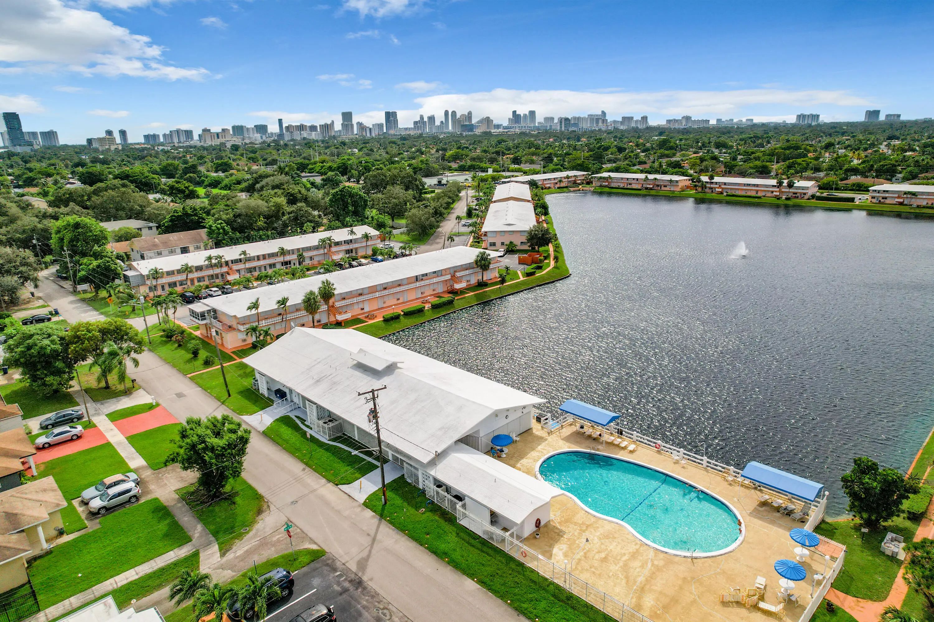 815 Sw 10th Terrace #17v, Hallandale Beach
