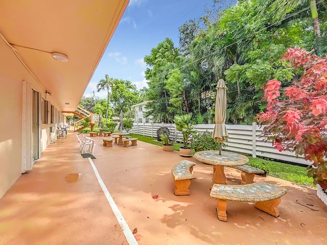 2 of 18 - 815 Sw 10th Terrace #17v, Hallandale Beach, FL
