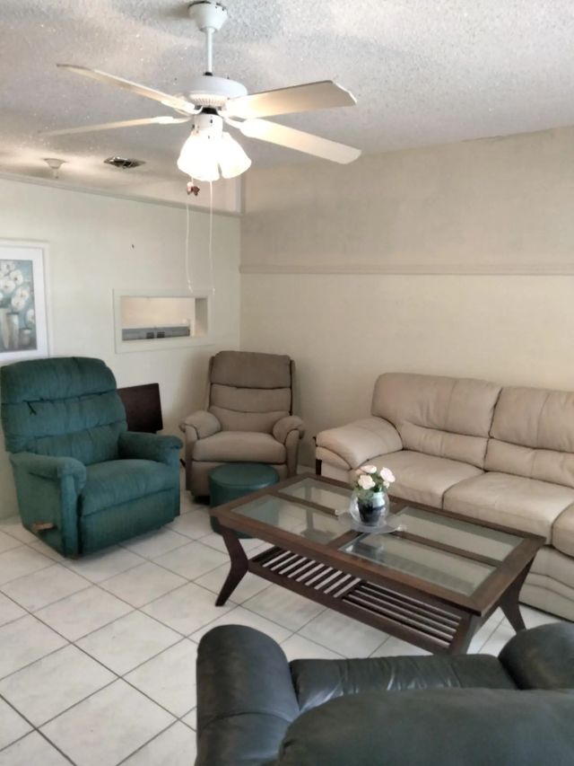 3 of 18 - 815 Sw 10th Terrace #17v, Hallandale Beach, FL