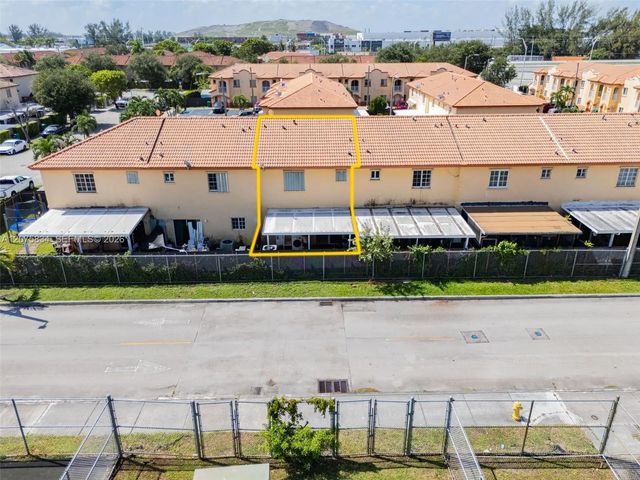 3 of 62 - 9425 Nw 114th Lane #3, Hialeah Gardens, FL