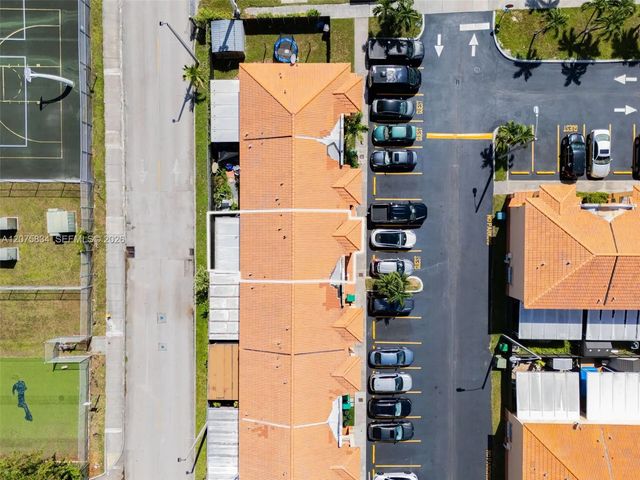 4 of 62 - 9425 Nw 114th Lane #3, Hialeah Gardens, FL