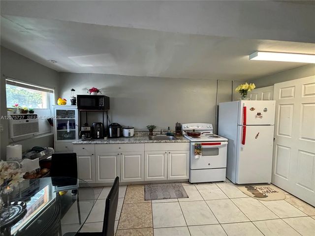 5 of 48 - 5730 Plunkett Street, Hollywood, FL